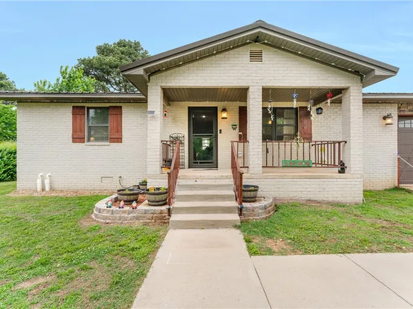 12170 Leonard Rd, Gravette, AR 72736