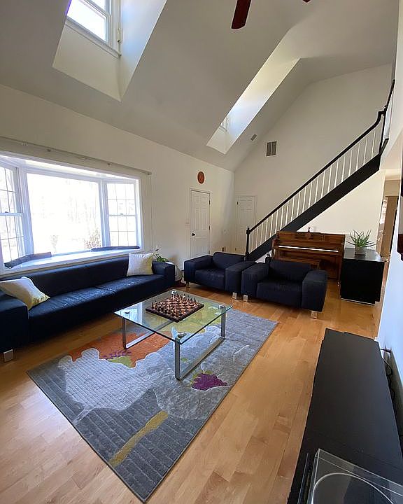 Main Entrance - Living Room
