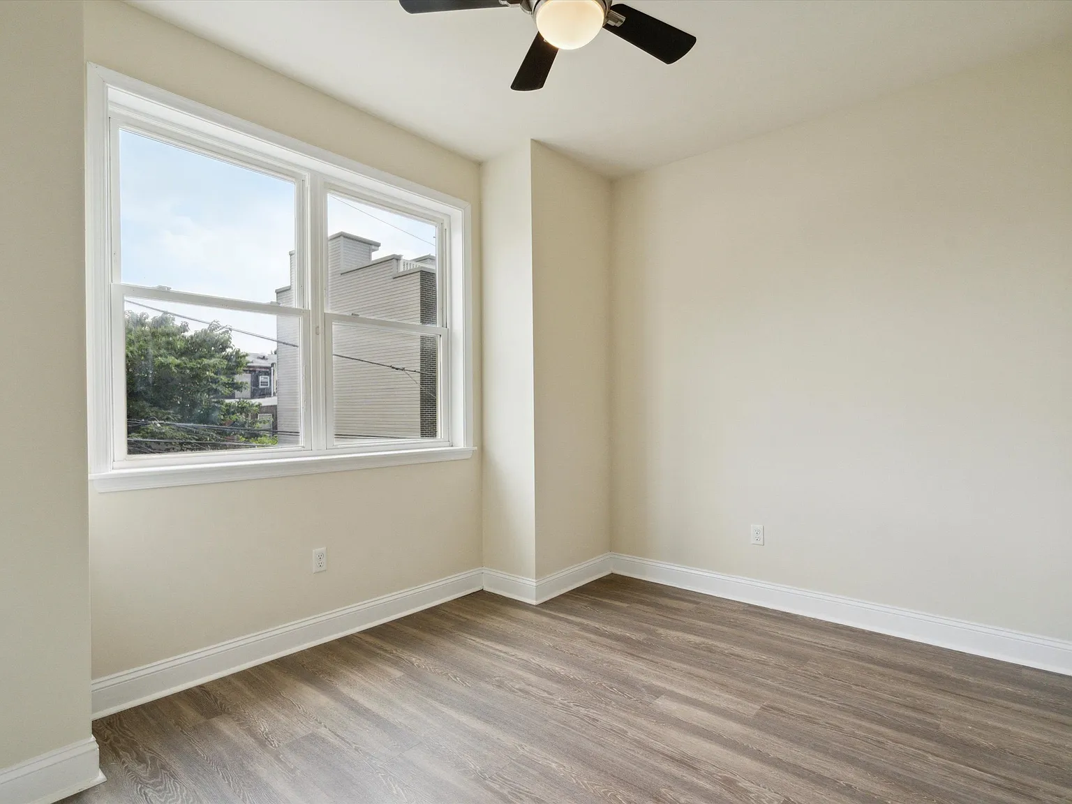 1521 Seybert St Unit B — Photo 3