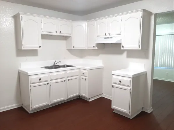 734-736 E 80th, 734-736 E 80th St, Los Angeles, CA 90001