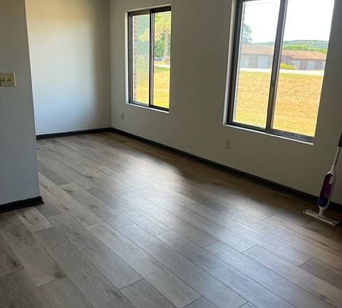 Kitchen dining area