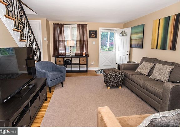 4th image of 461 Westmont Dr