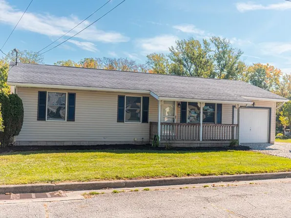 711 N Crestline St, Crestline, OH 44827