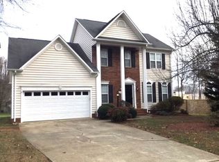 105 Village Club Ln, Clemmons, NC 27012