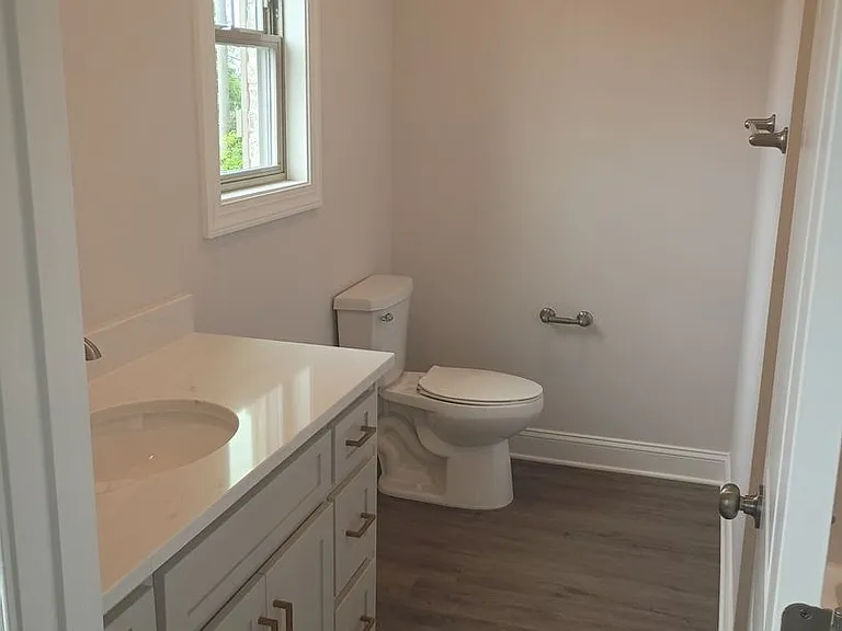 2414 6th St E — Photo 10