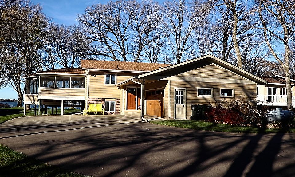1st image of 18959 E Shore Dr