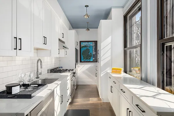 Sold by Compass | media 6