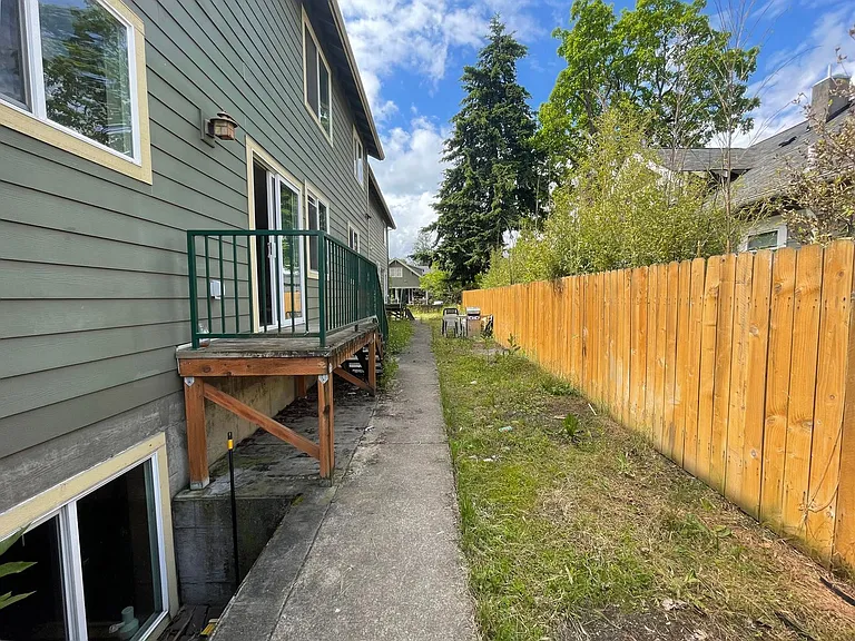 5011 N Syracuse St #B — Photo 21