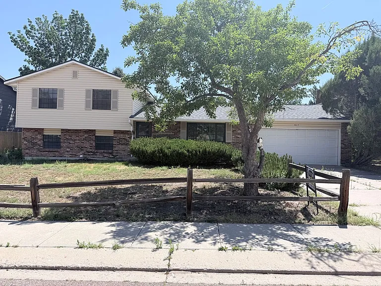 6615 Brook Park Dr — Photo 1