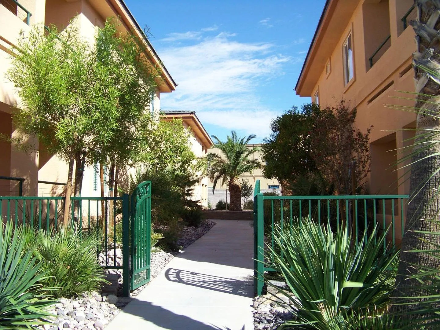 Sun Resort Villas — Photo 1