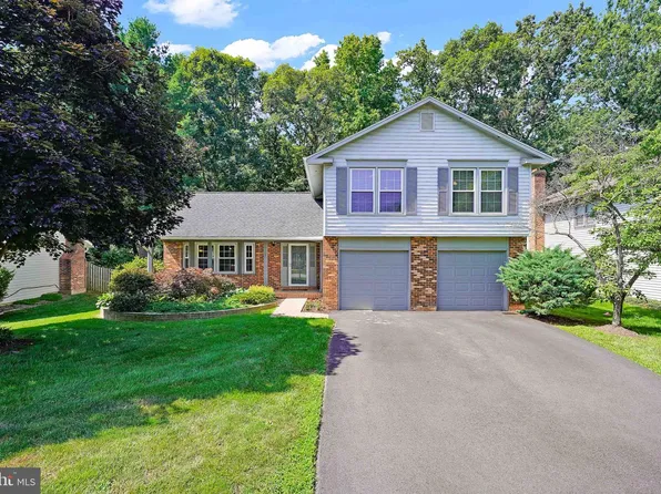 9617 Waterline Dr, Burke, VA 22015