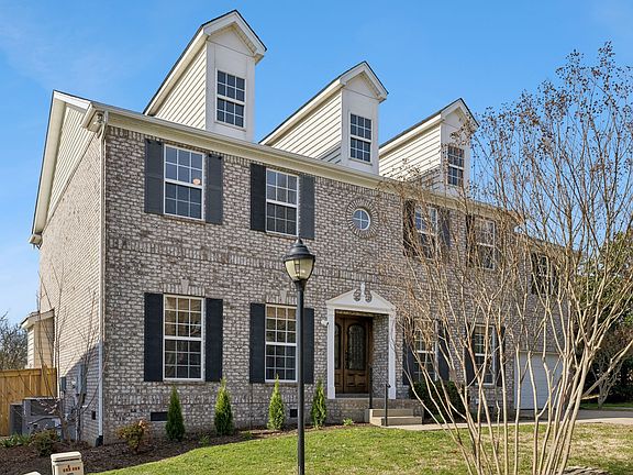 5th image of 7504 Woodstream Dr