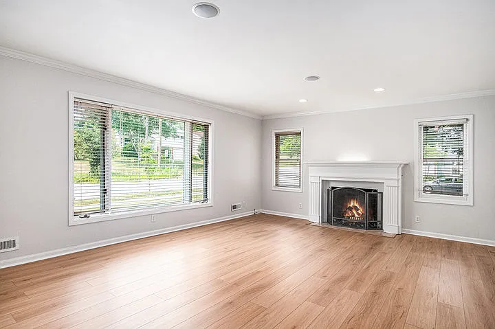 130 Plymouth Ave NE — Photo 21
