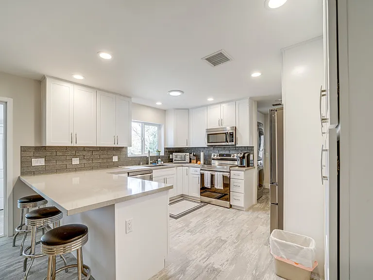 4496 N Montezuma Ave — Photo 4