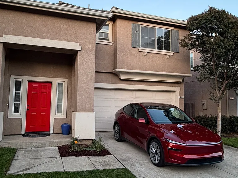 8922 Del Rio Cir — Photo 2
