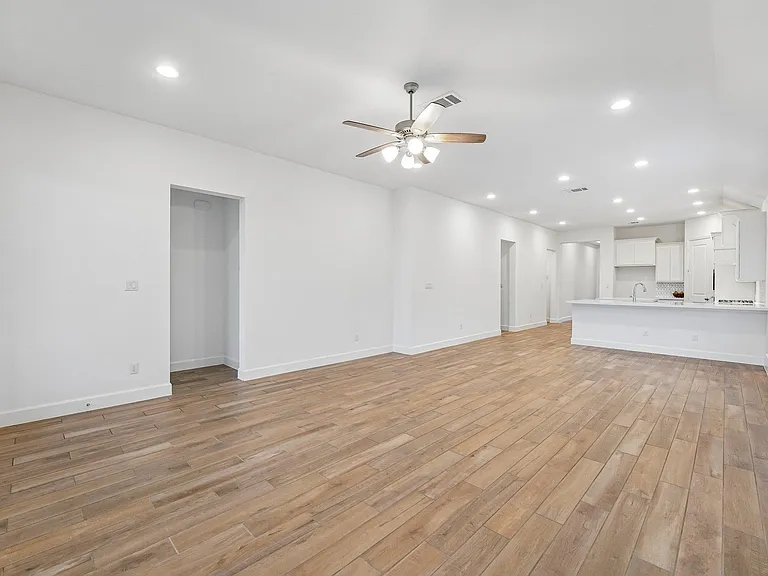133 Plumbago Loop — Photo 11