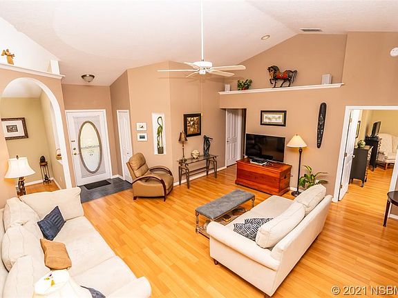 3rd image of 2220 Juanita Dr