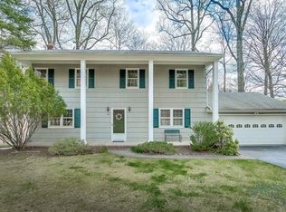 14 Shuart Rd, Airmont, NY 10952