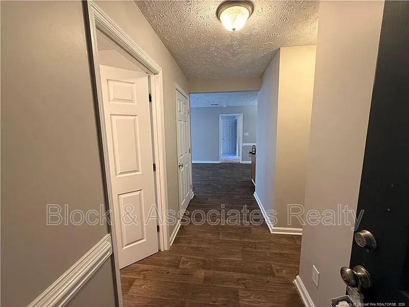 2 bed, 2.0 bath, 1050 sqft, $1,095 — Photo 2