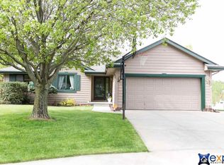7022 N 74th Cir, Omaha, NE 68122