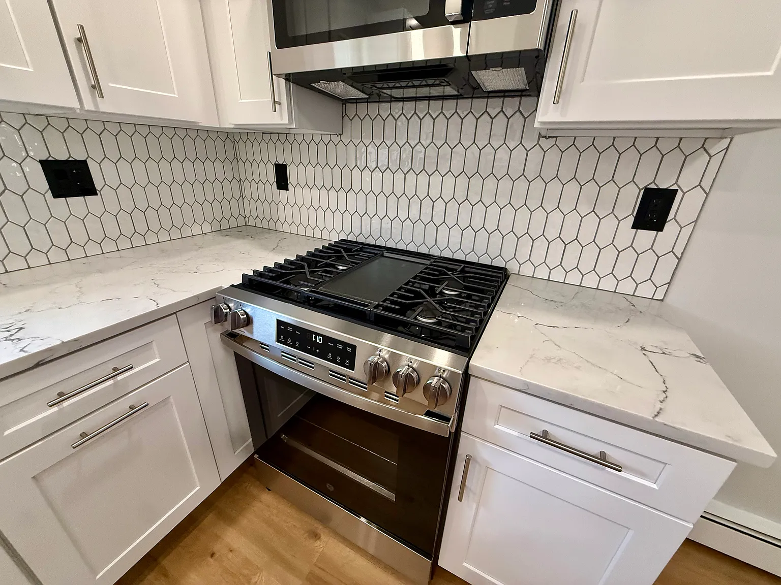 2 bed, $2,300 — Photo 4