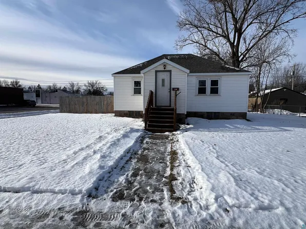 3621 1st Ave, Hibbing, MN 55746