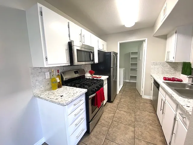 7885 W Flamingo Rd — Photo 4