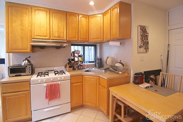 Rented by City Connections Realty | media 42