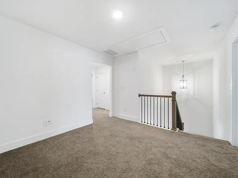 72 Garrison Dr — Photo 15
