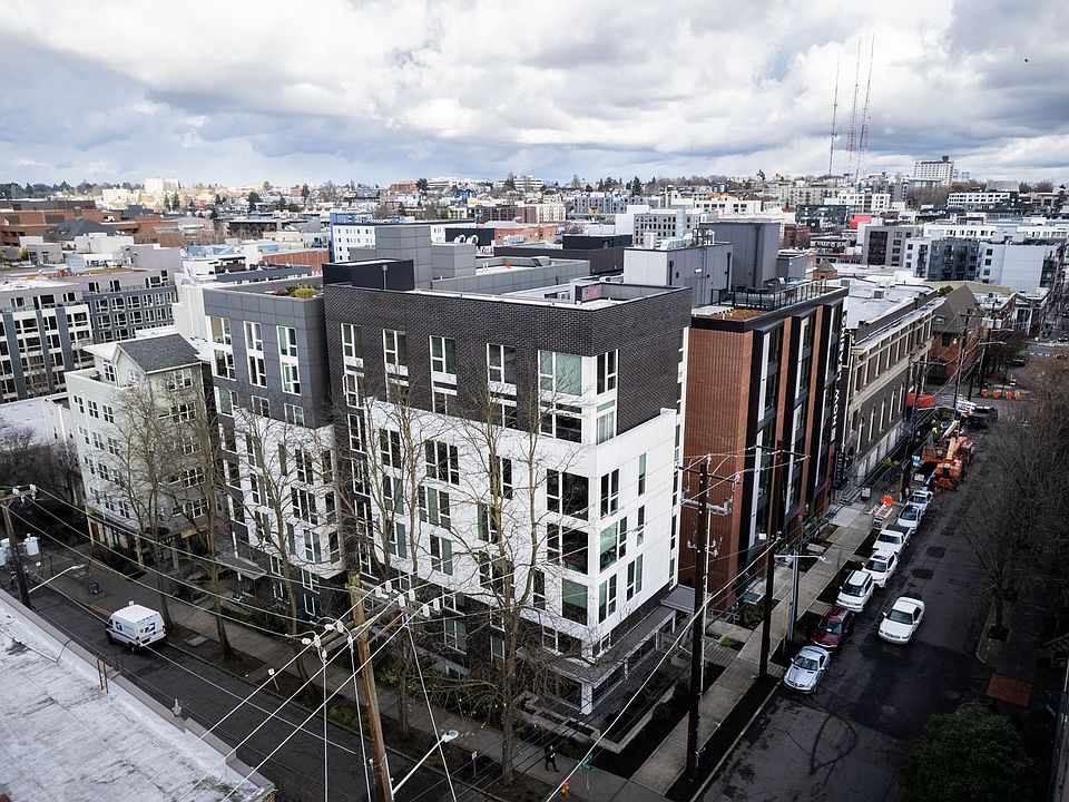 Building Photo 4
