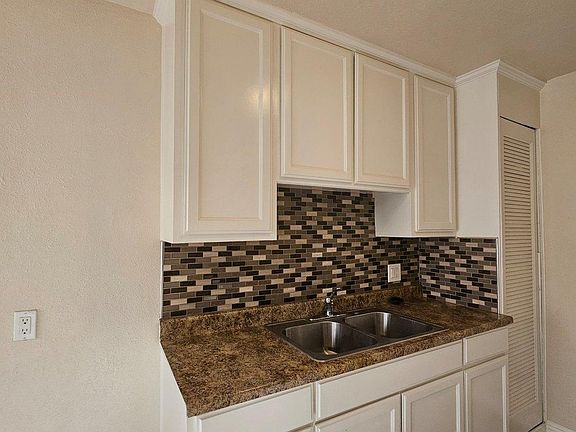 3rd image of 8950 Burke Ave #B