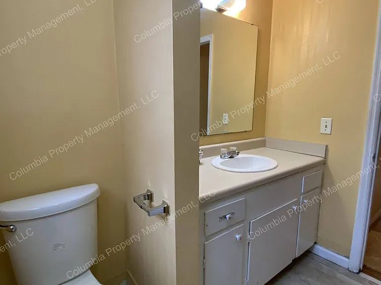 215 Kingnut Dr — Photo 17
