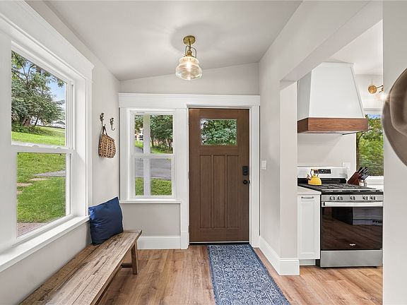 2nd image of 3517 Greensprings Ave