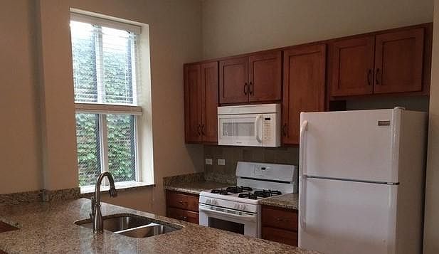2nd image of 3817 N Fremont St #2nd