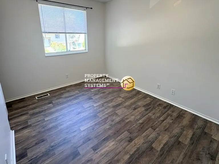 5117 W Loomis Ln — Photo 20