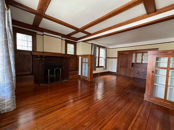 4th image of 111 Leigh St APT 1
