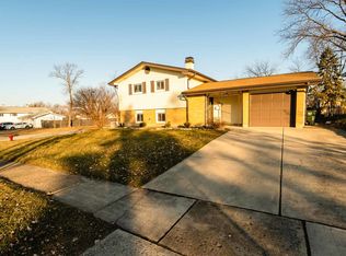 1495 Ashley Rd, Hoffman Estates, IL 60169