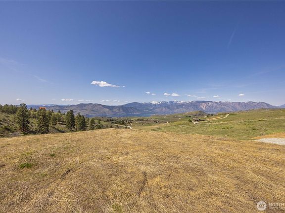2nd image of 139 Mountain Ridge Lane
