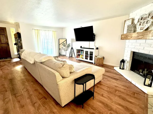 4718 E Alamos Ave APT 101, Fresno, CA 93726