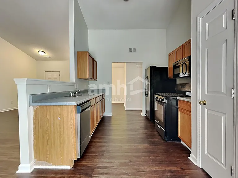 6014 Pennycross Ln — Photo 3