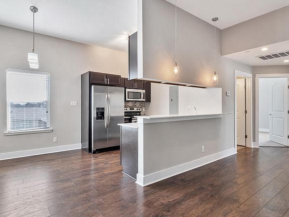 4th image of 3280 Cedarplaza Ln