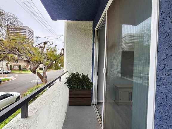 4th image of 1546 Camden Ave APT 102
