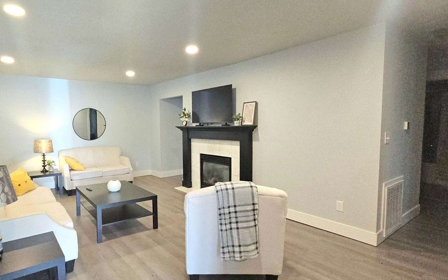 Rooms for rent in 4bedroom/2ba Downtown Puyallup Duplex (Room rents starting at $850 - $1,100) — Photo 3
