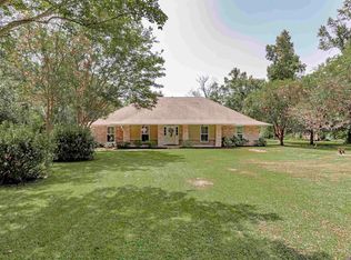 8242 Comite Acres Dr, Baker, LA 70714
