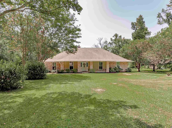 8242 Comite Acres Dr, Baker, LA 70714