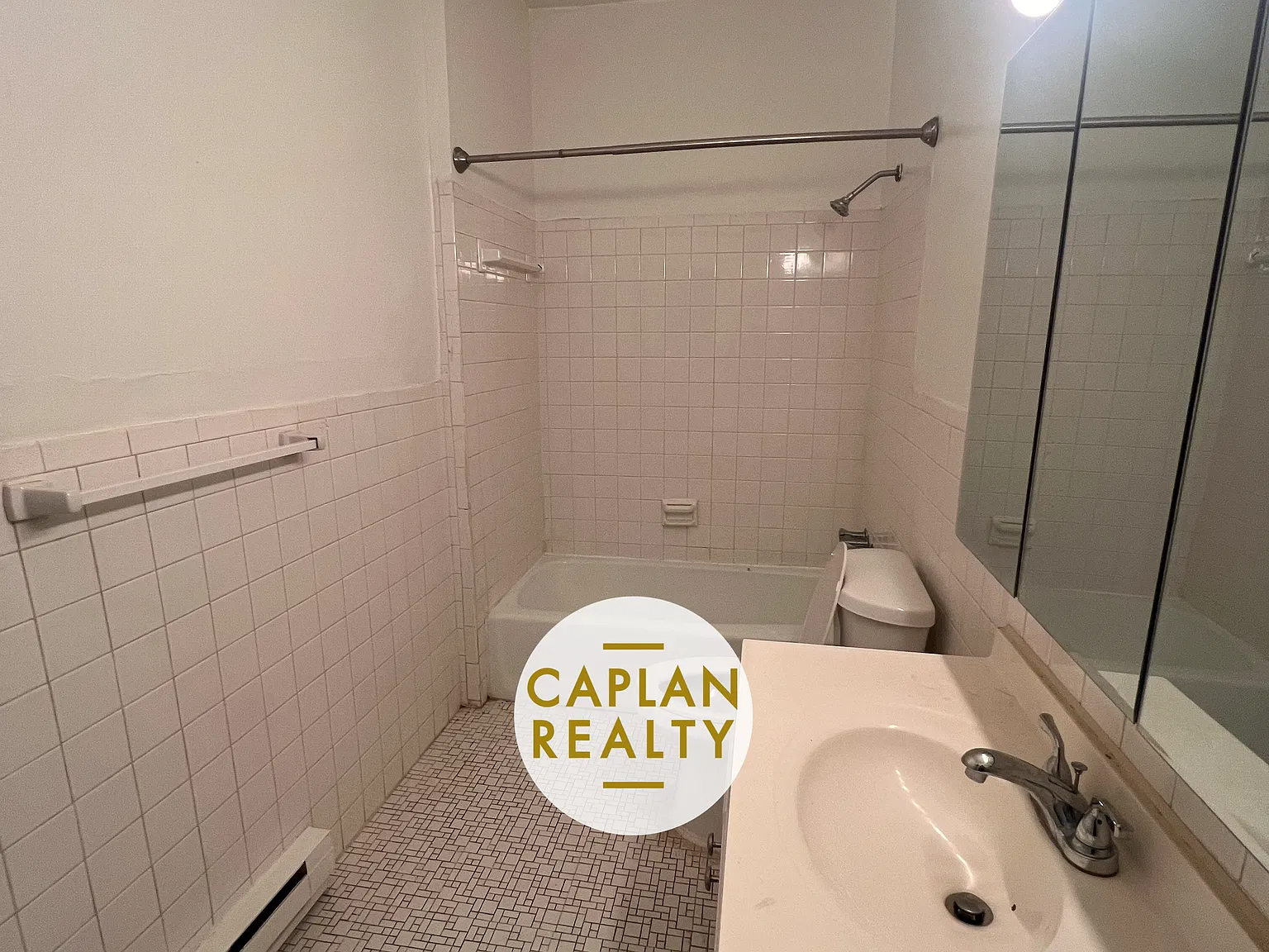 460 Whalley Ave — Photo 4