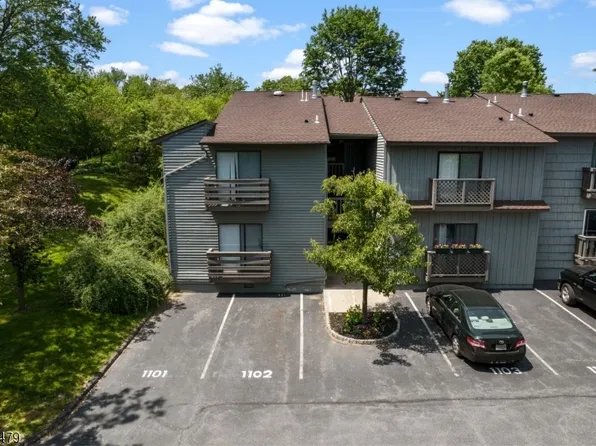 1101 Spruce Hills Dr, Glen Gardner Boro, NJ 08826