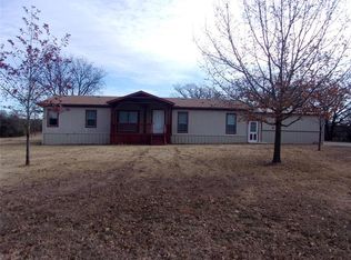 521 Rocky Rd, Bowie, TX 76230