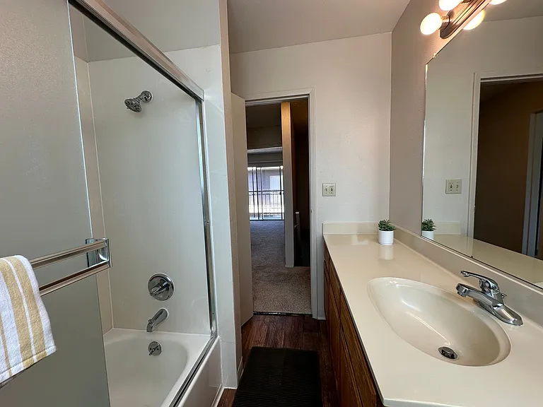 B Street Apartments — Photo 10