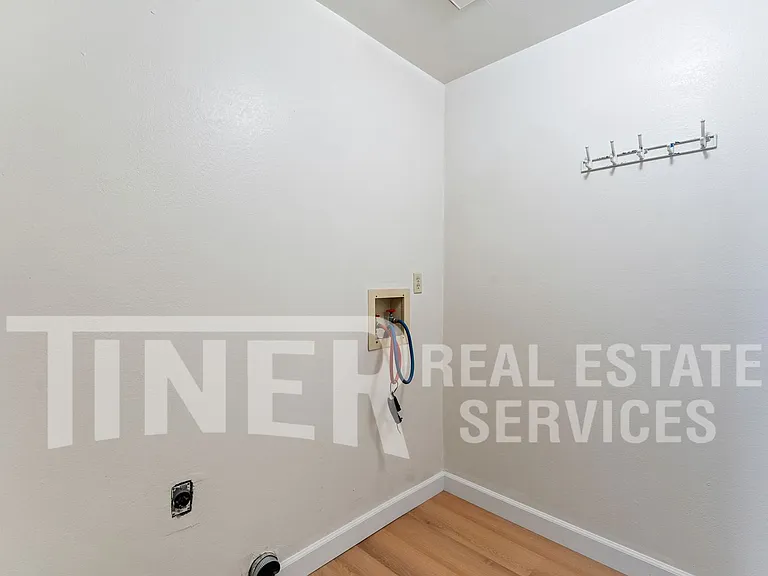 3233 Oriole Way — Photo 18